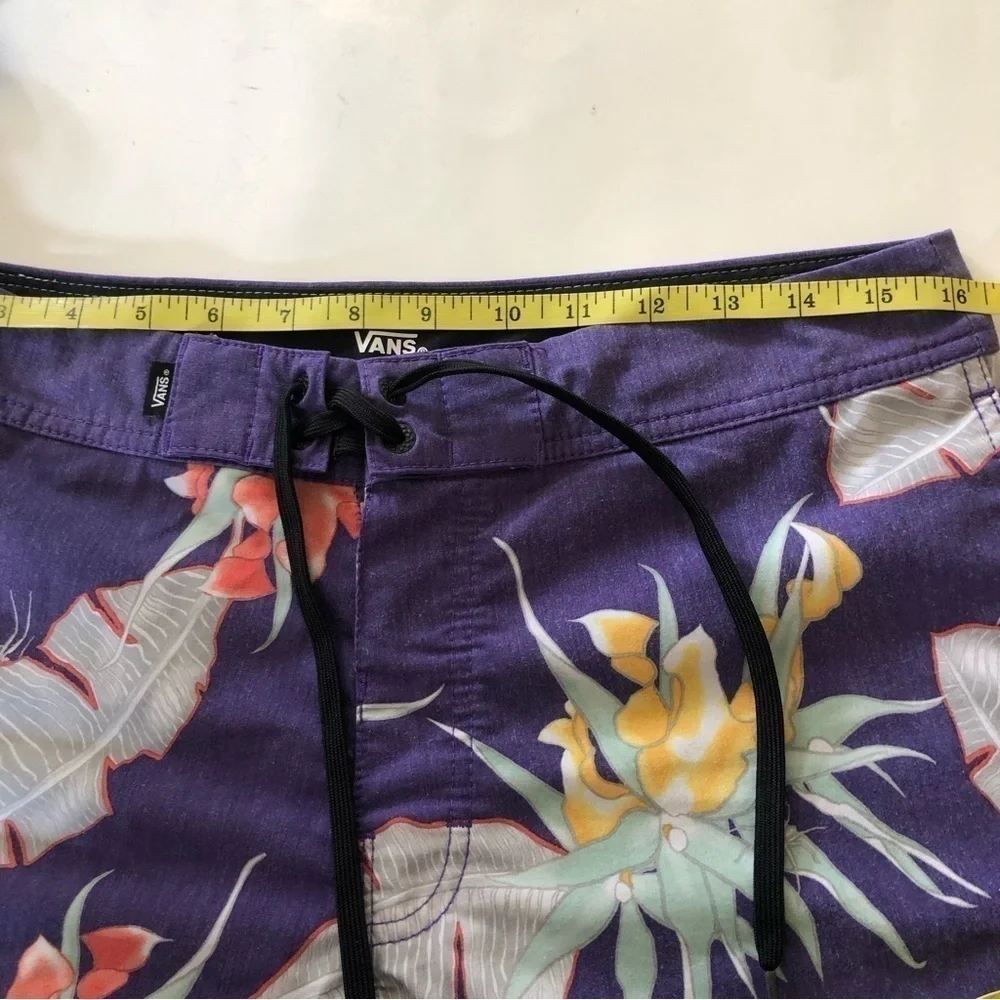VANS Off The Wall Men’s Arachnafloria Floral Stretch Board Shorts Size 32